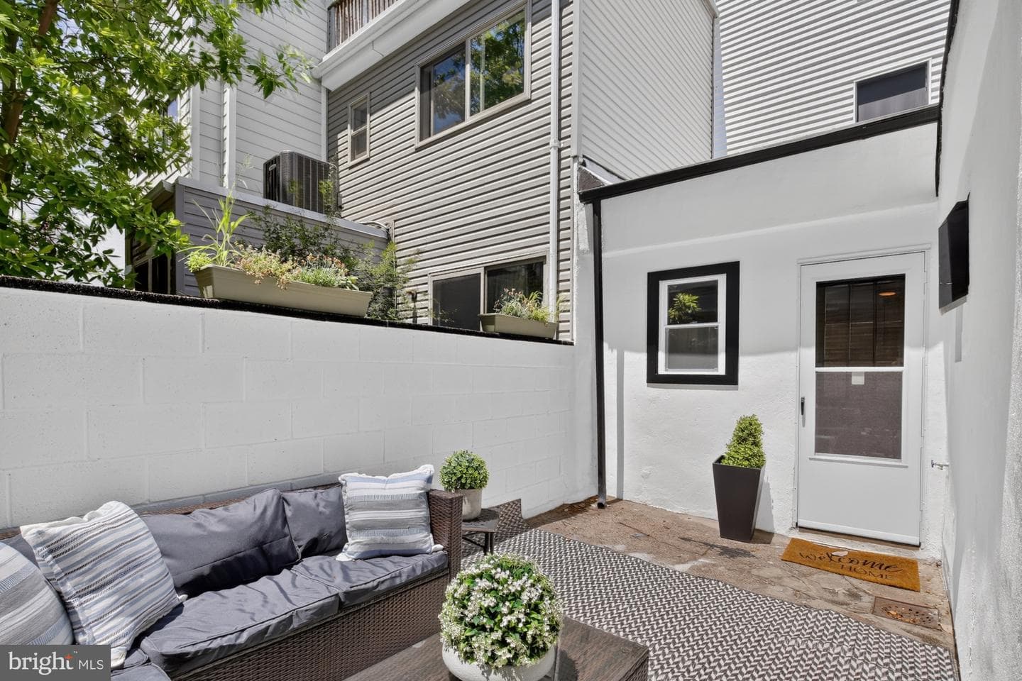 608 Clymer Street photo 16