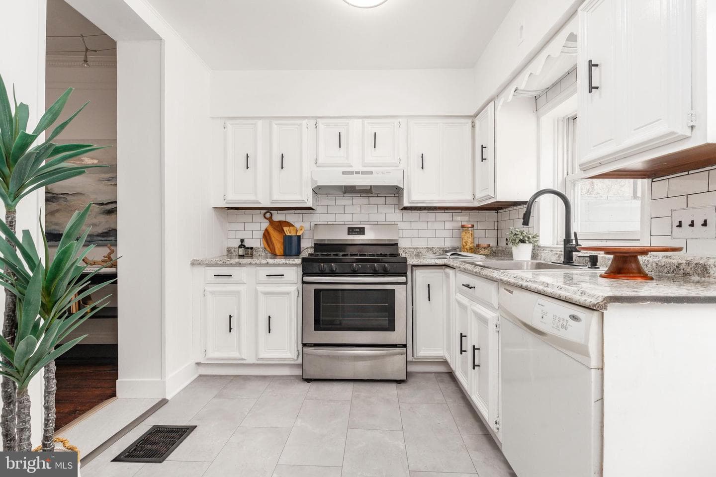 133 Monroe Street photo 11