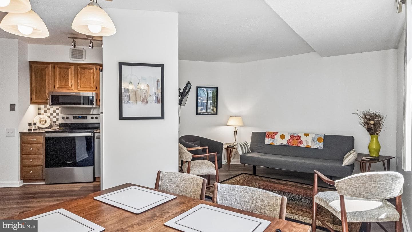 1420 Locust Street #7b, Philadelphia
