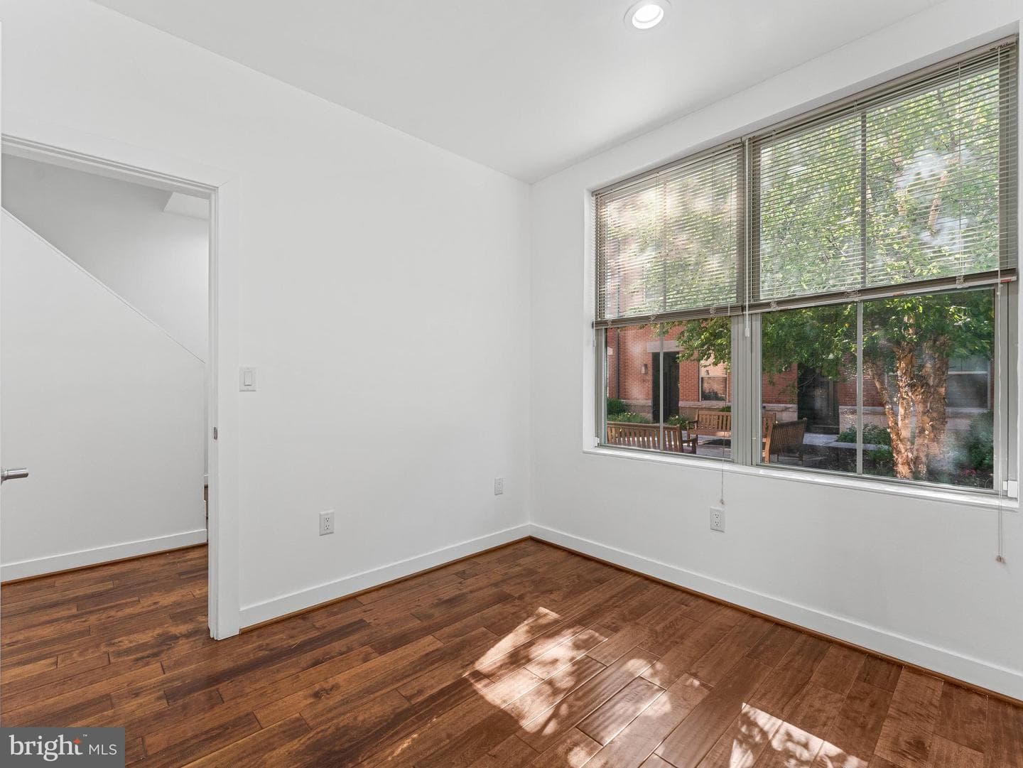 1429 S Lawrence Terrace photo 9