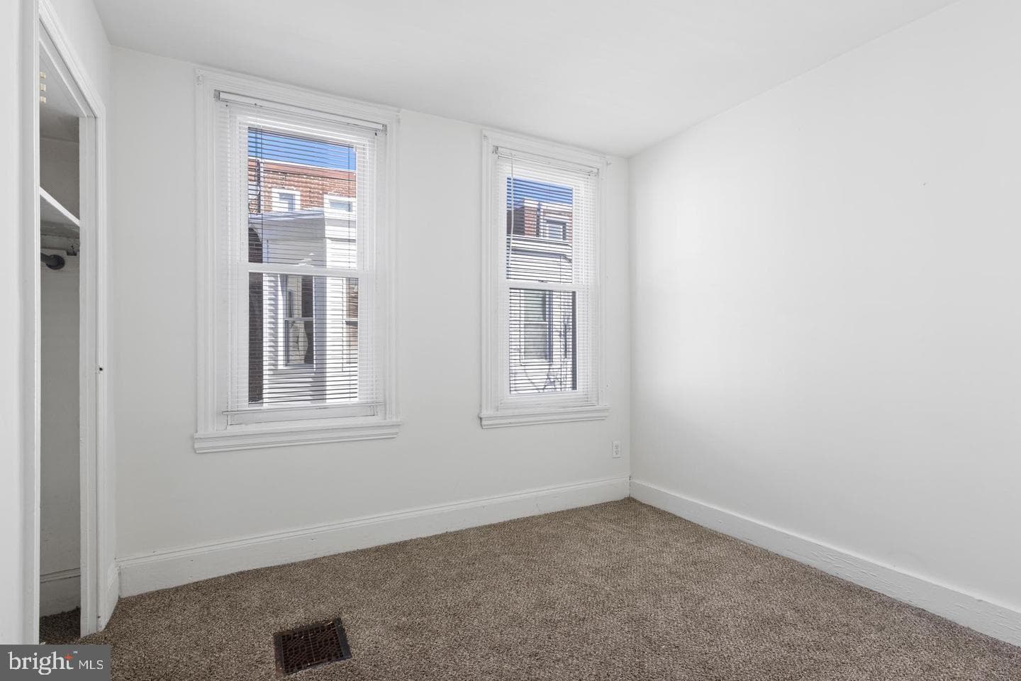 539 Fernon Street photo 23