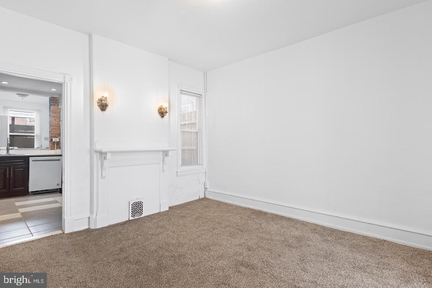 539 Fernon Street photo 9