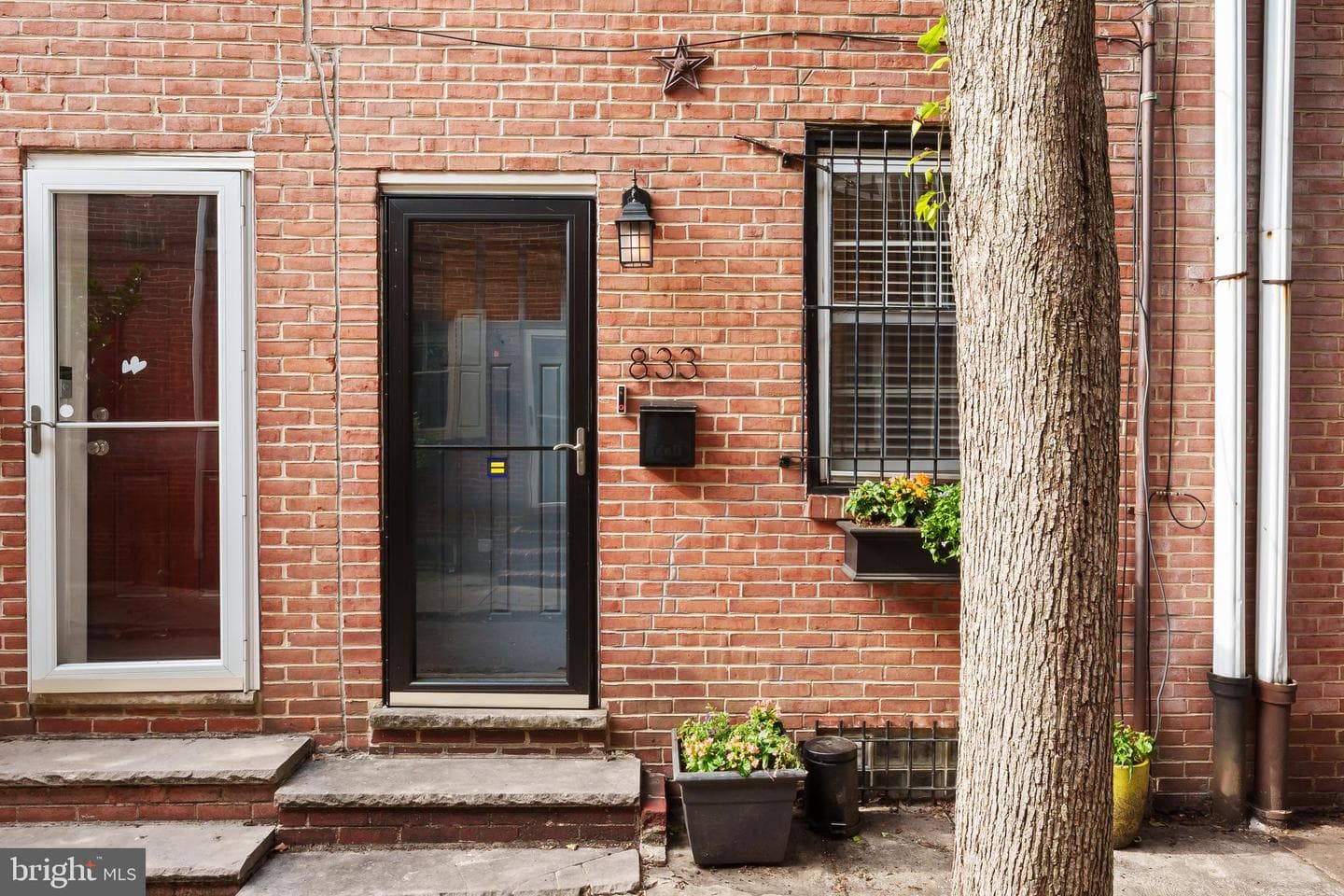 833 Kater Street photo 34