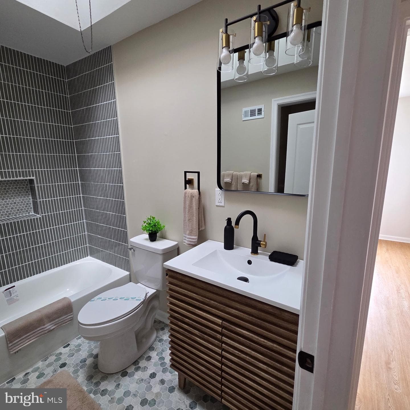 5712 Dunlap Street photo 50