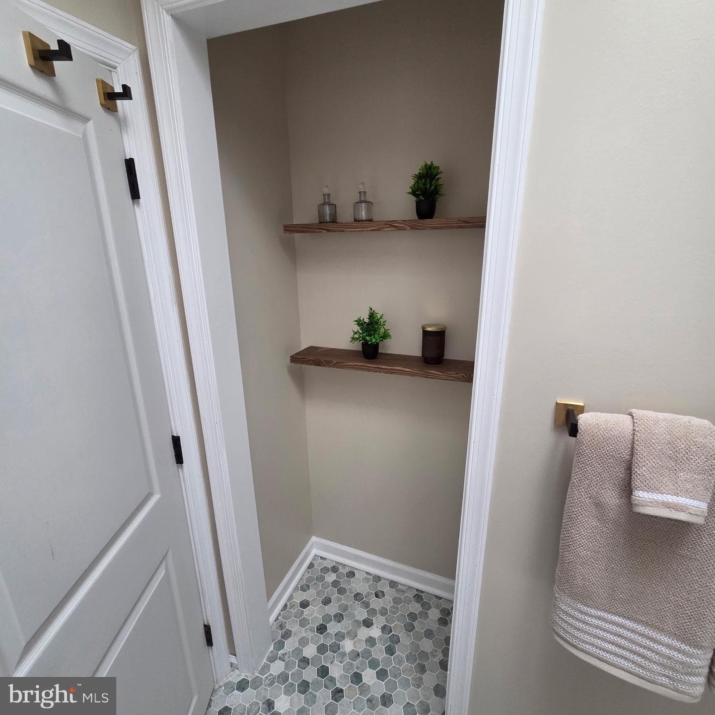 5712 Dunlap Street photo 52