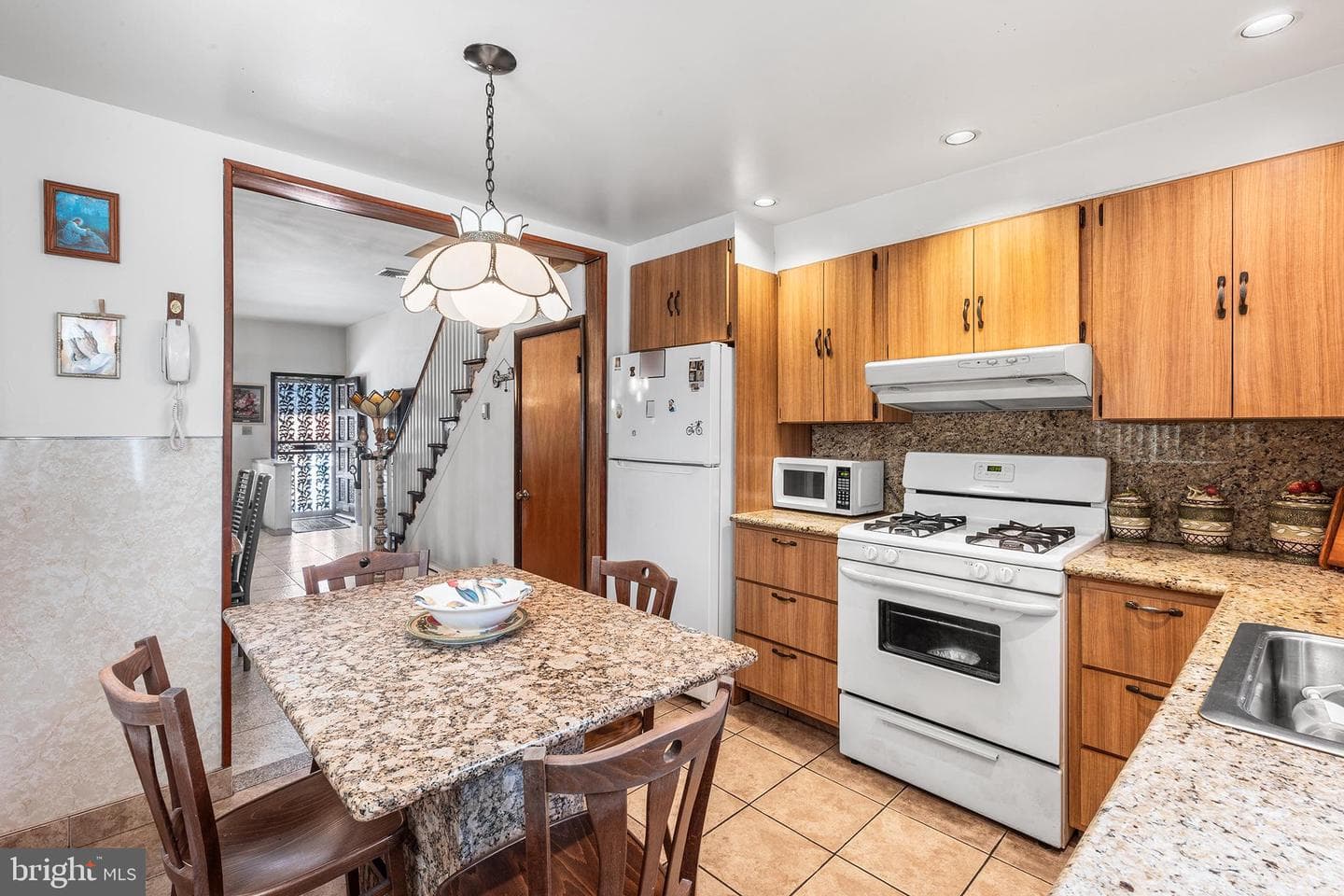 2439 S Rosewood Street photo 10