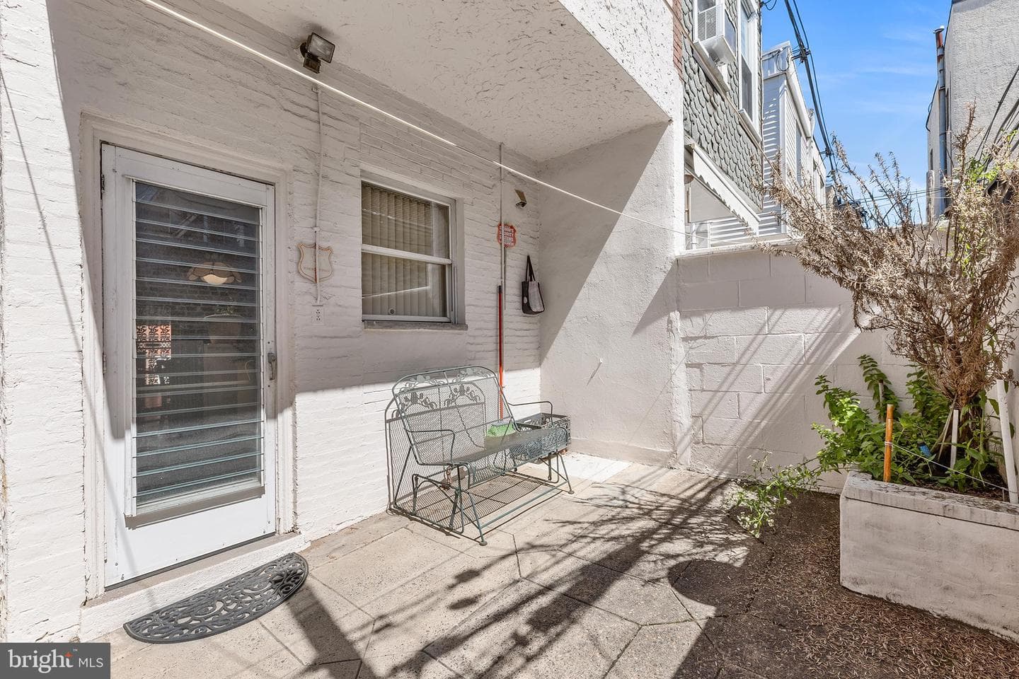 2439 S Rosewood Street photo 12