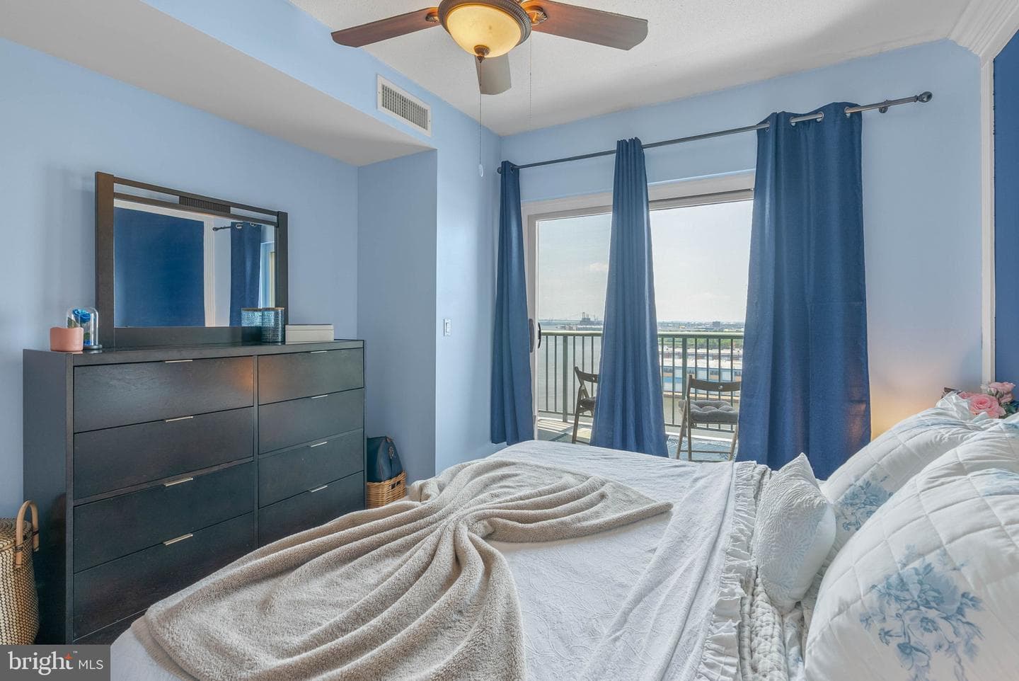 717 S Columbus Boulevard #1216 photo 15