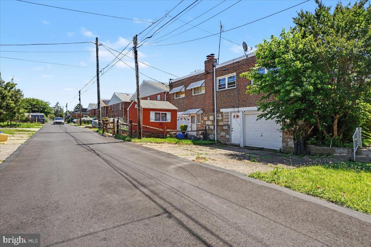 8512 Frontenac Street photo 15