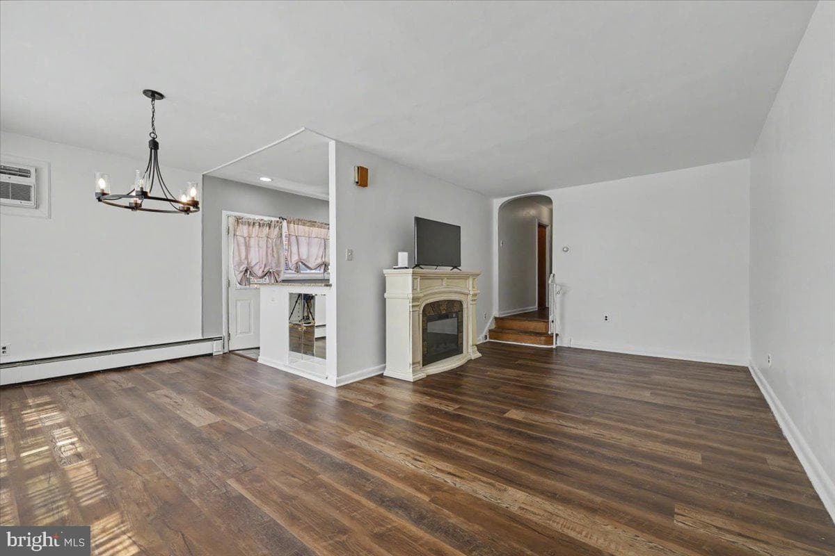 8512 Frontenac Street photo 3