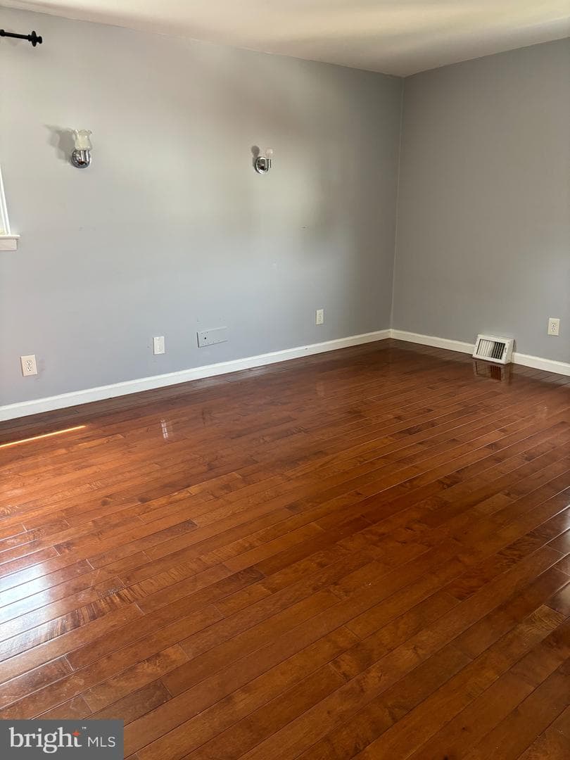 9009 Eastview Street photo 6