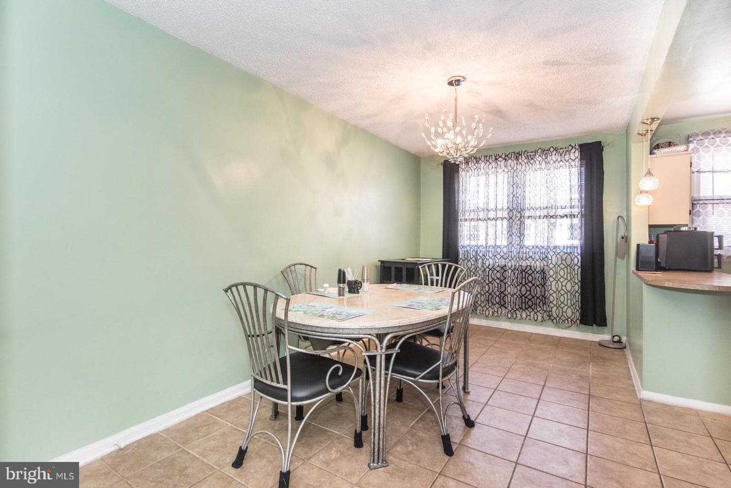 2836 Glenview Street photo 9