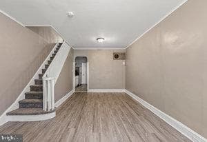 1635 Etting Street photo 3