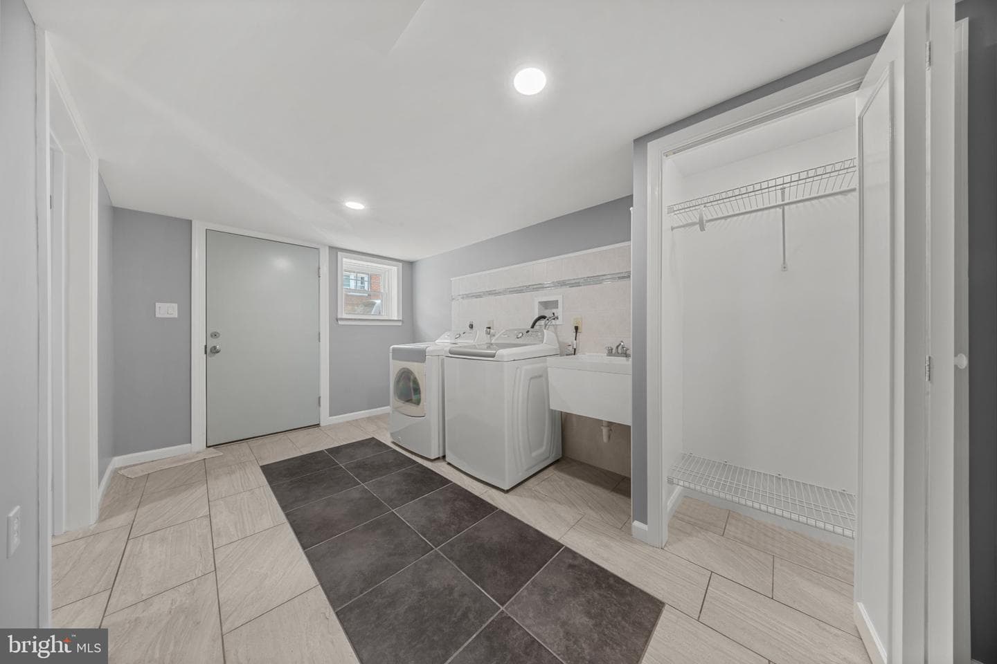 7019 Rutland Street photo 28