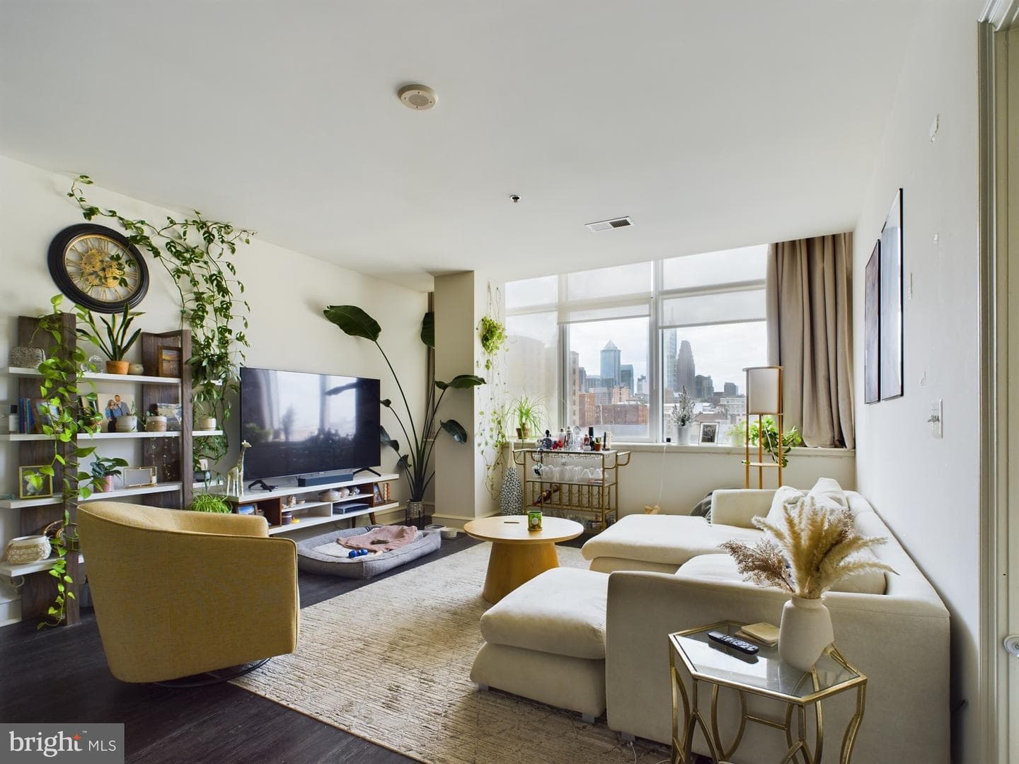 201 N 8th Street #607, Philadelphia
