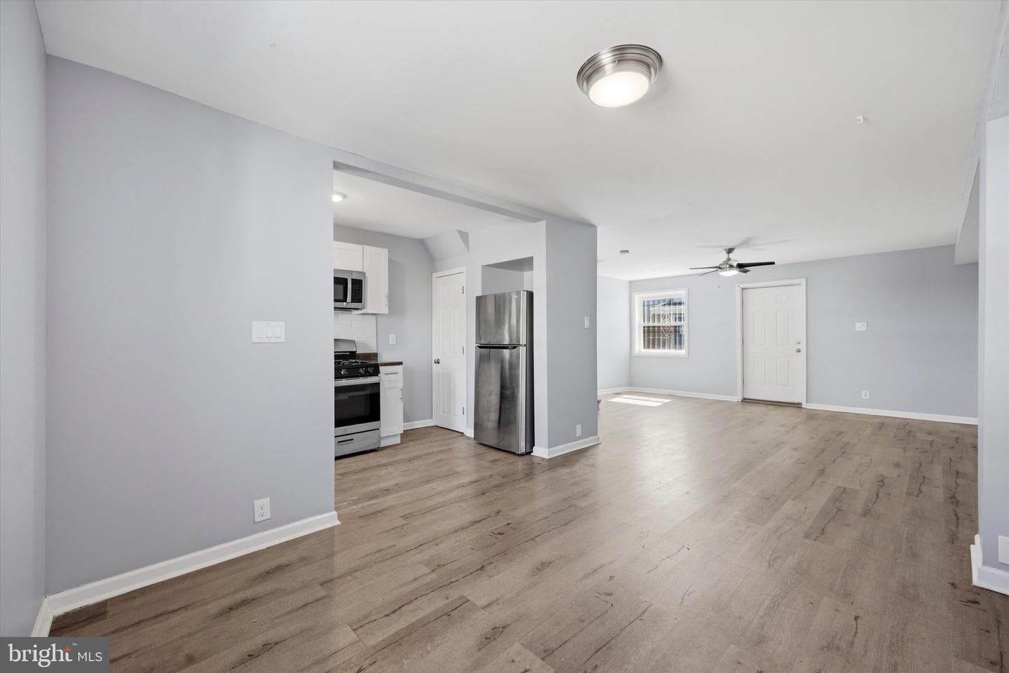5439 Windsor Street photo 12
