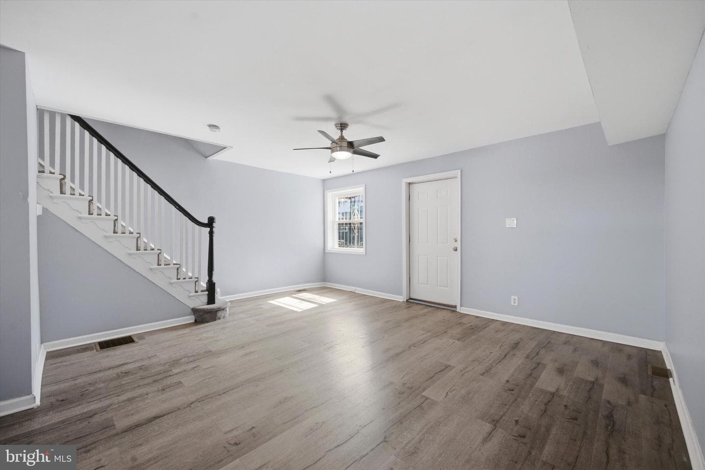 5439 Windsor Street photo 8