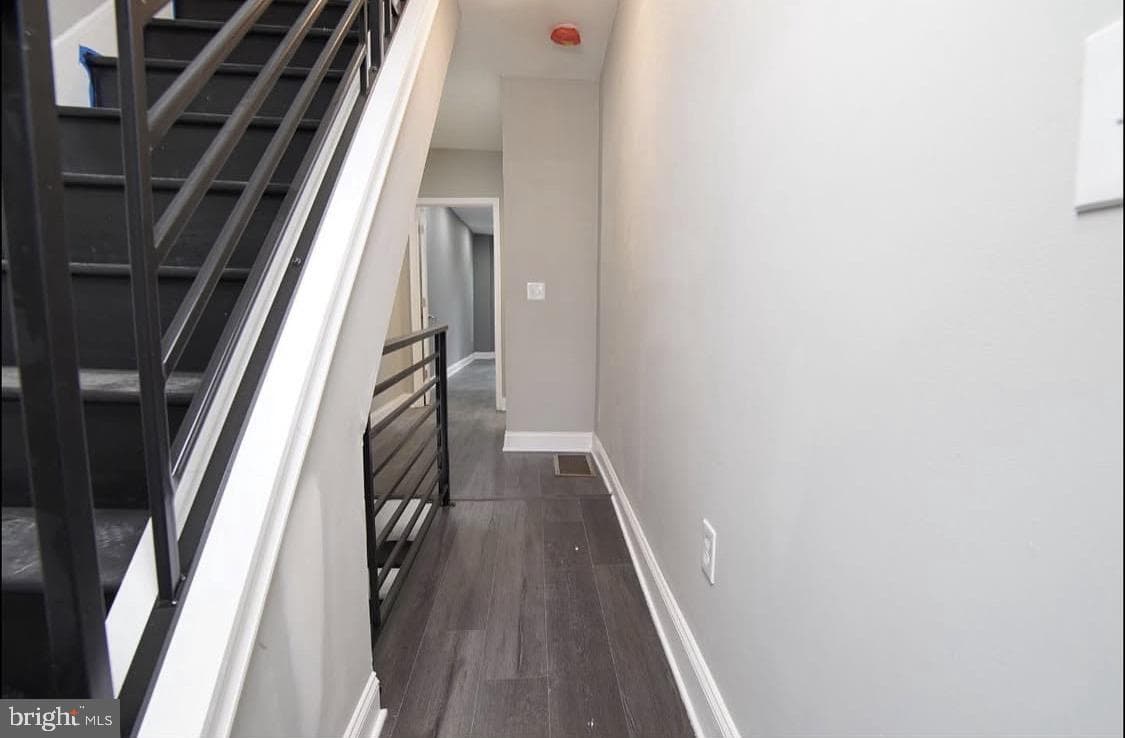 3040 W Berks Street photo 17
