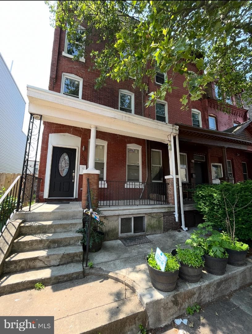 3040 W Berks Street photo 25