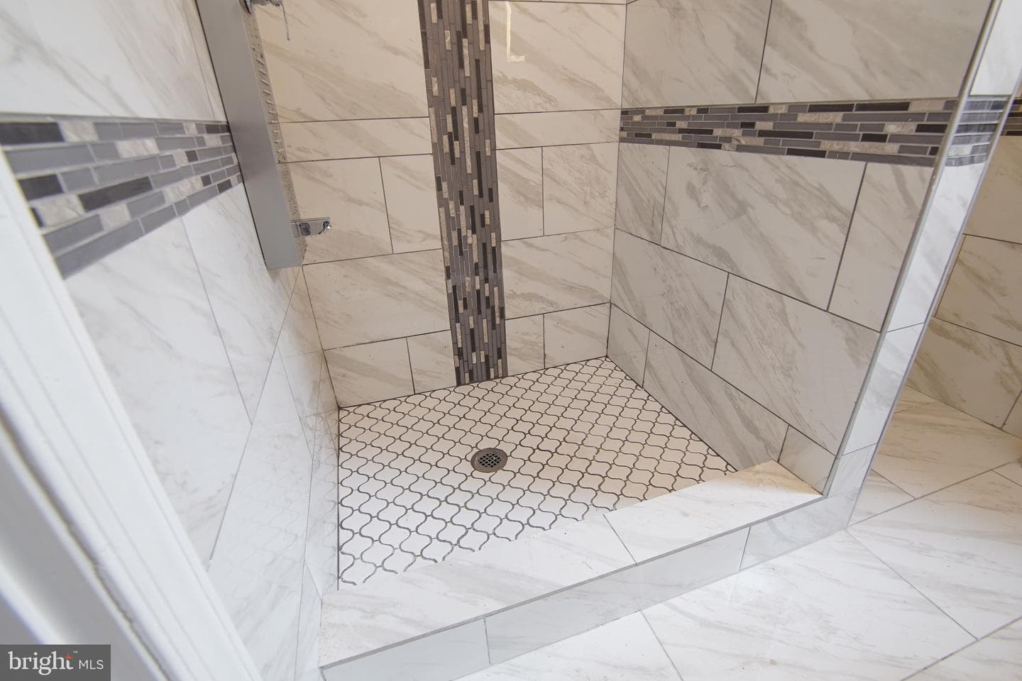 3040 W Berks Street photo 7