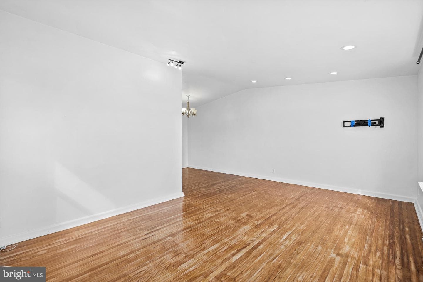 1830 Tolbut Street photo 4