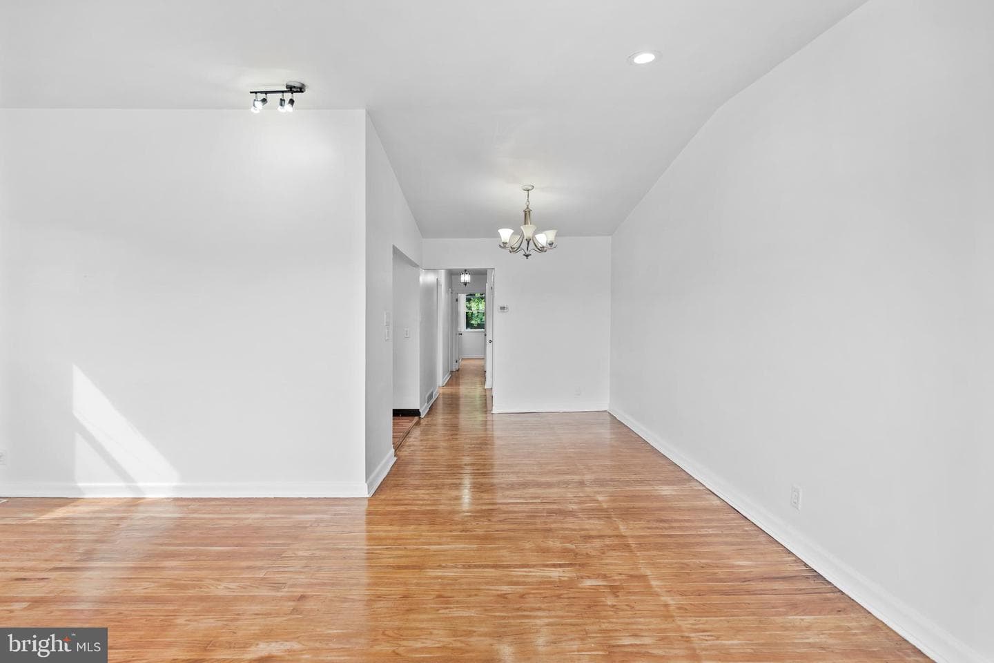 1830 Tolbut Street photo 5