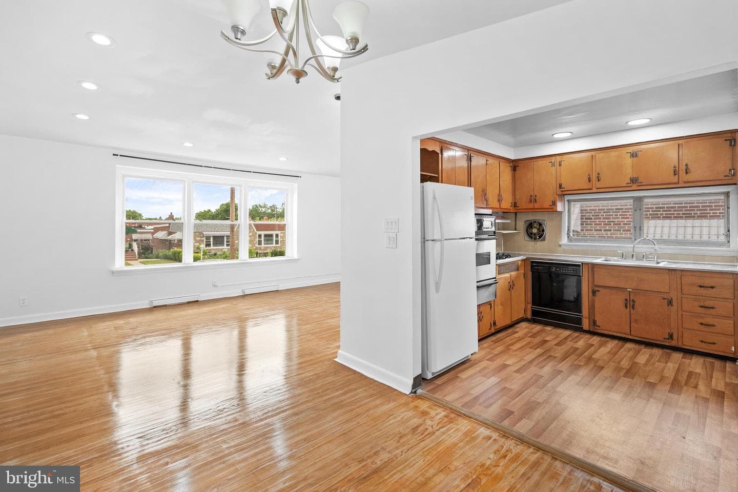 1830 Tolbut Street photo 6