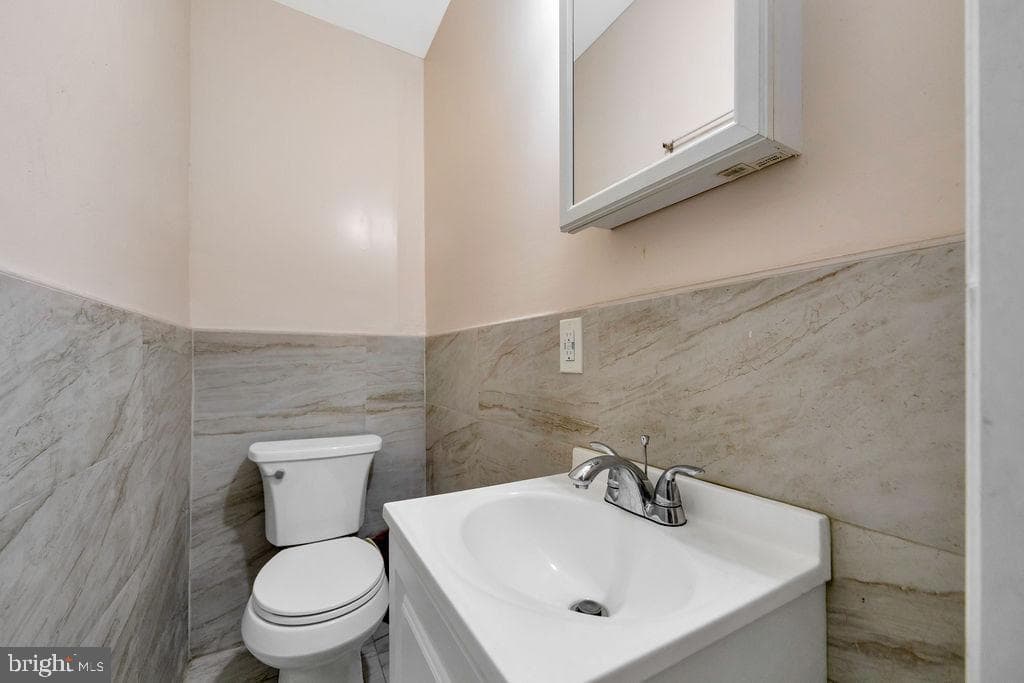 6144 Locust Street photo 16
