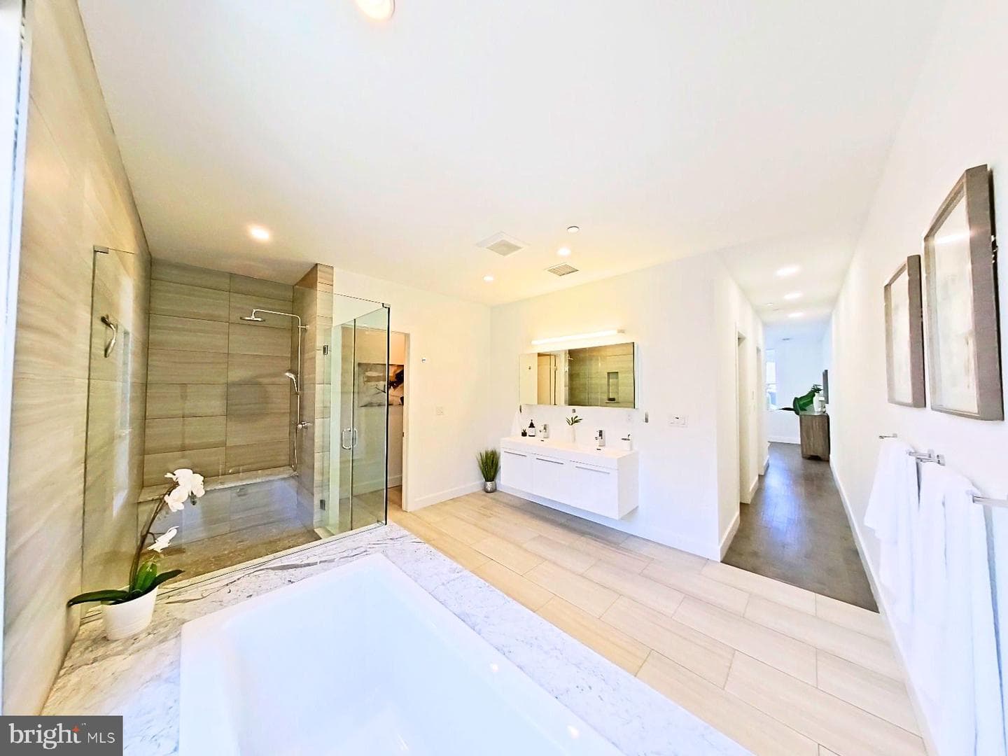 421 Wallace Street photo 12