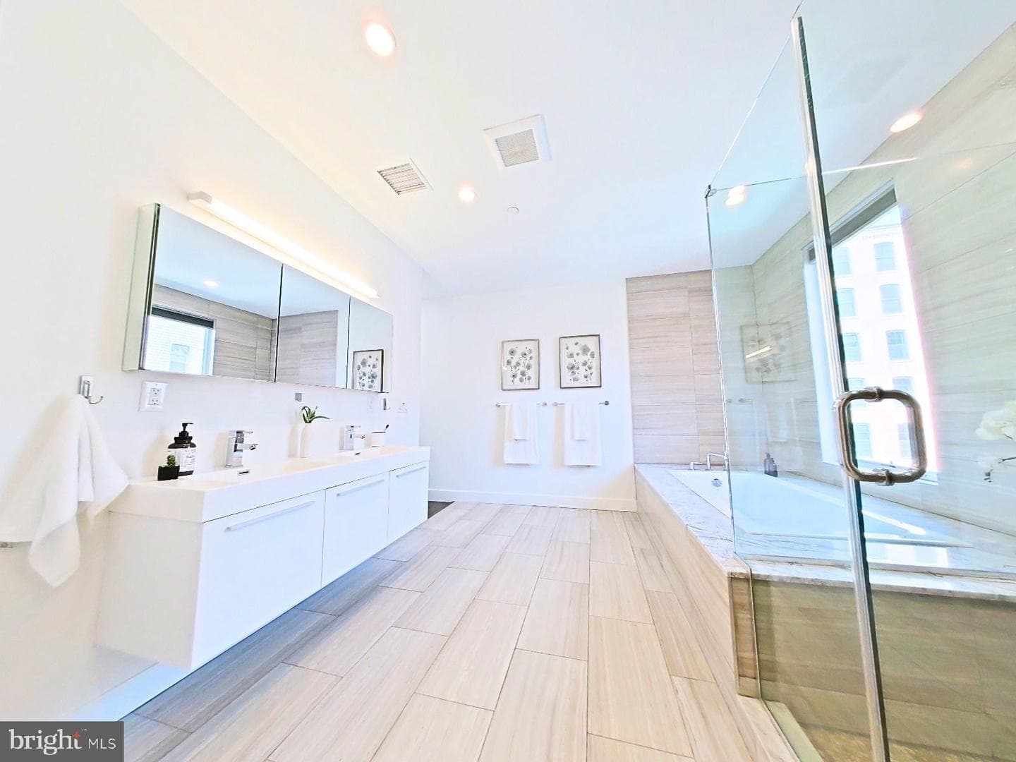 421 Wallace Street photo 13