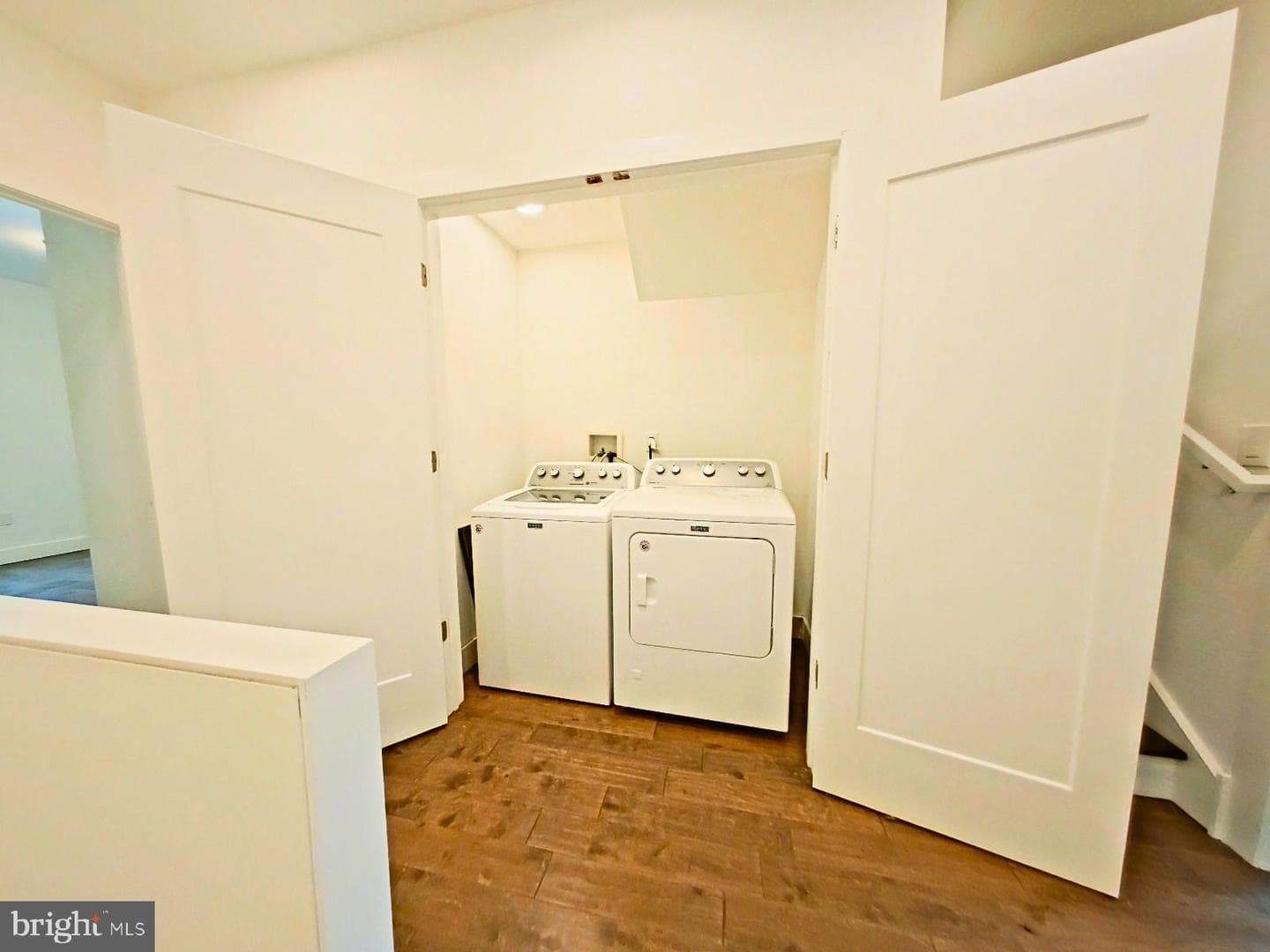 421 Wallace Street photo 20