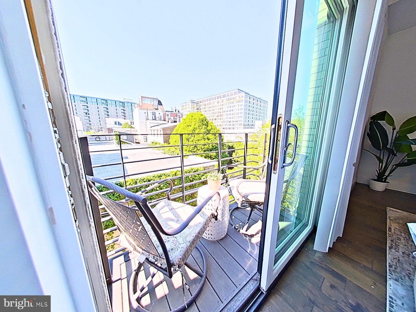421 Wallace Street photo 24