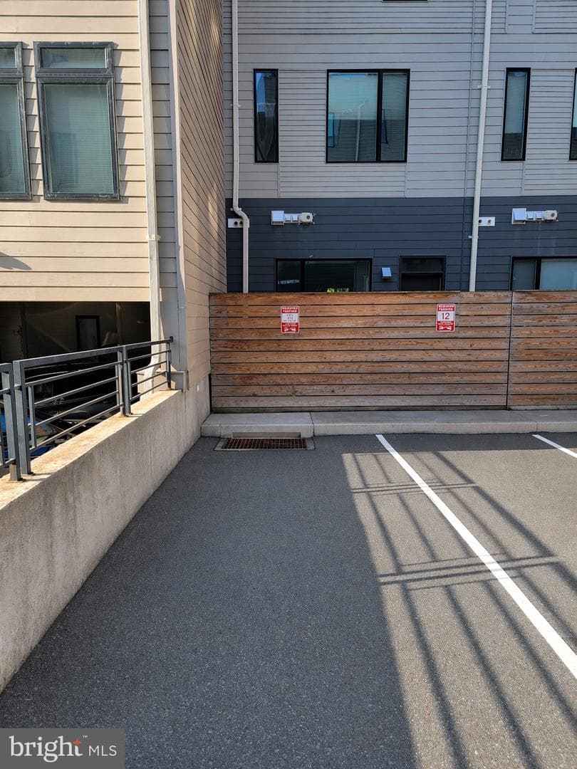 421 Wallace Street photo 35