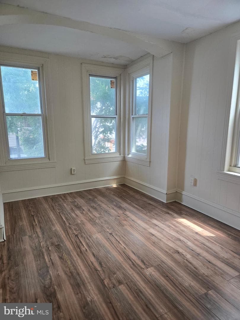1225 W Huntingdon Street photo 28