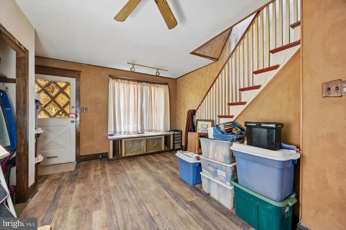 2242 E Monmouth Street photo 3