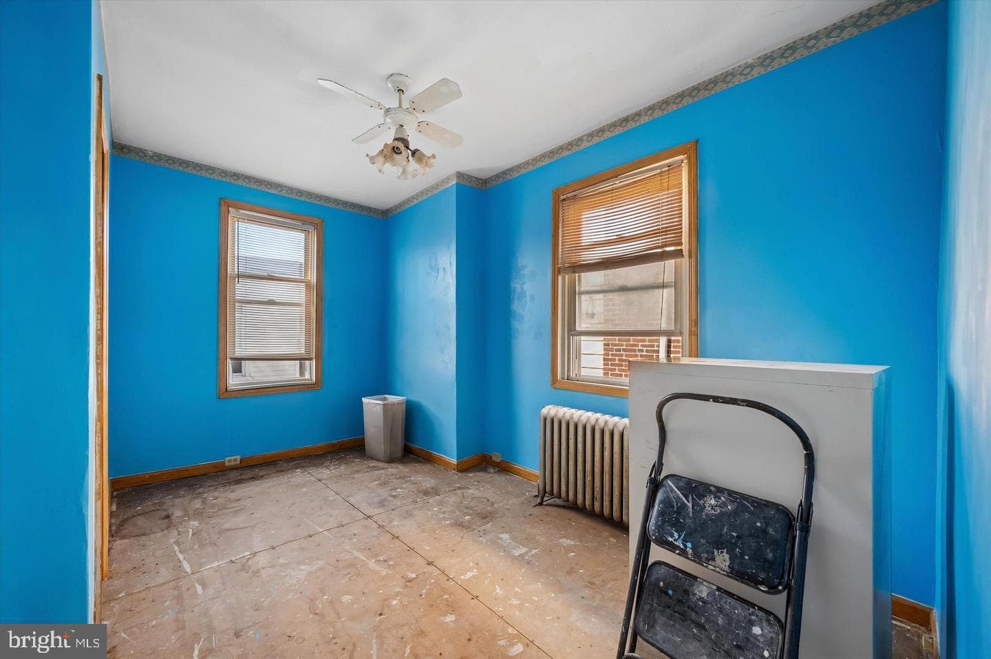 2242 E Monmouth Street photo 8