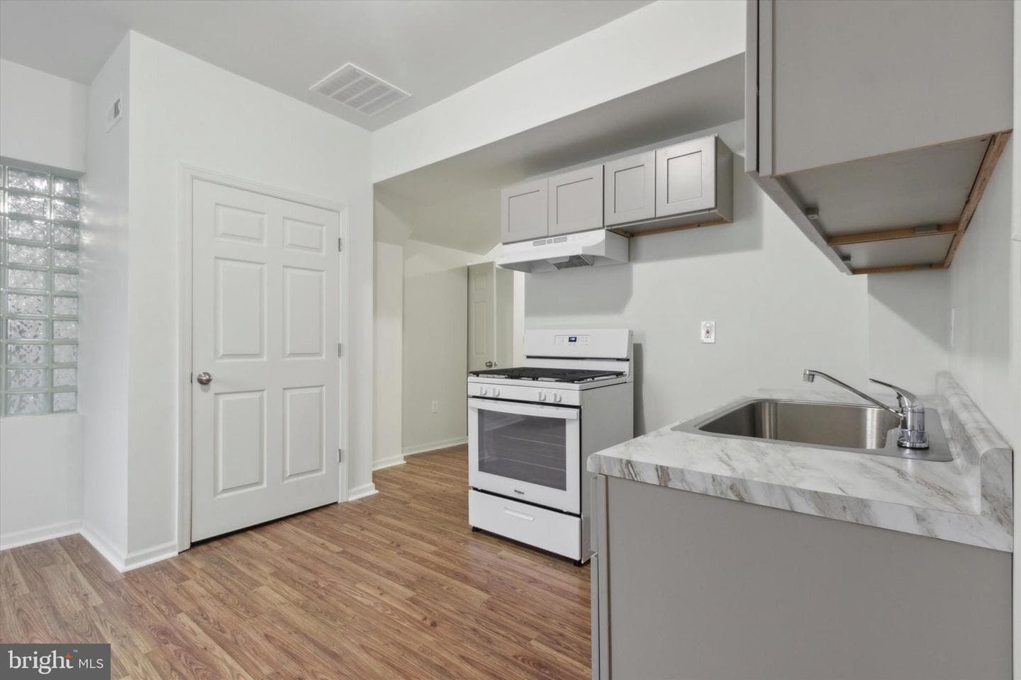1746 S Orianna Street photo 9