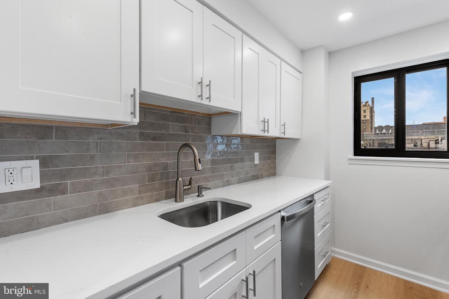 1420 Locust Street #9r photo 2