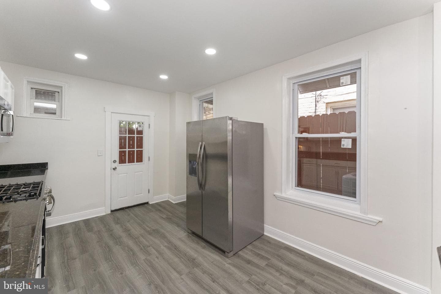 5426 Webster Street photo 14