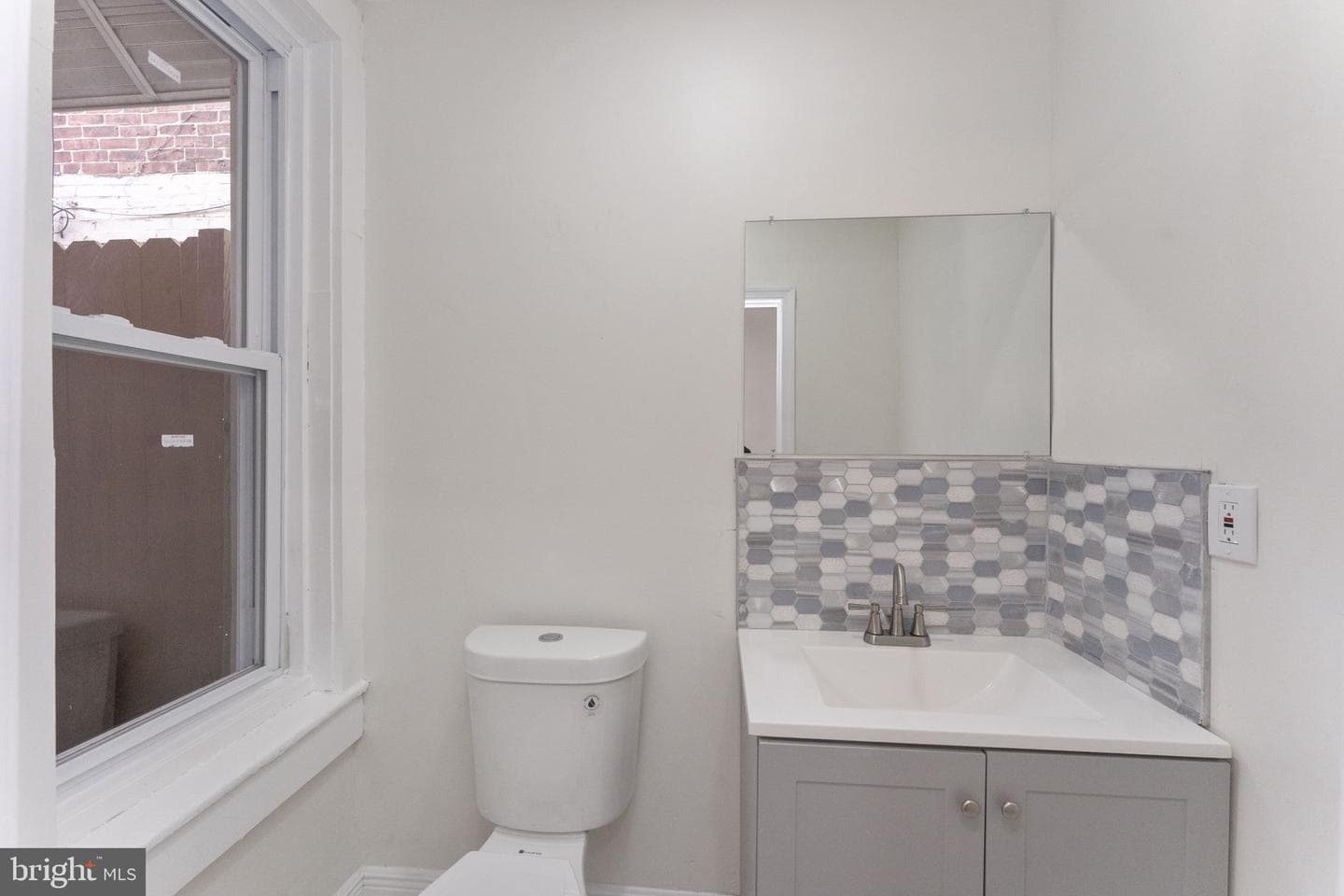 5426 Webster Street photo 16