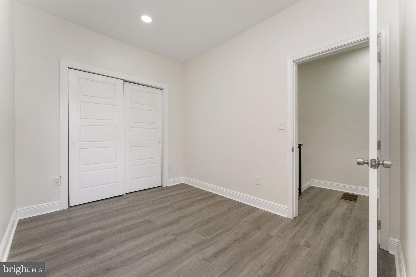 5426 Webster Street photo 22
