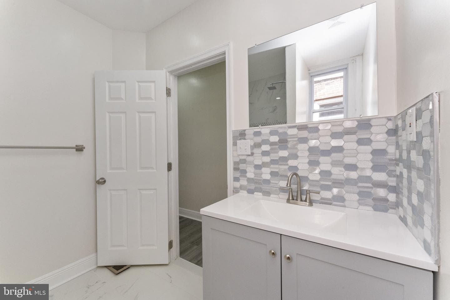 5426 Webster Street photo 23