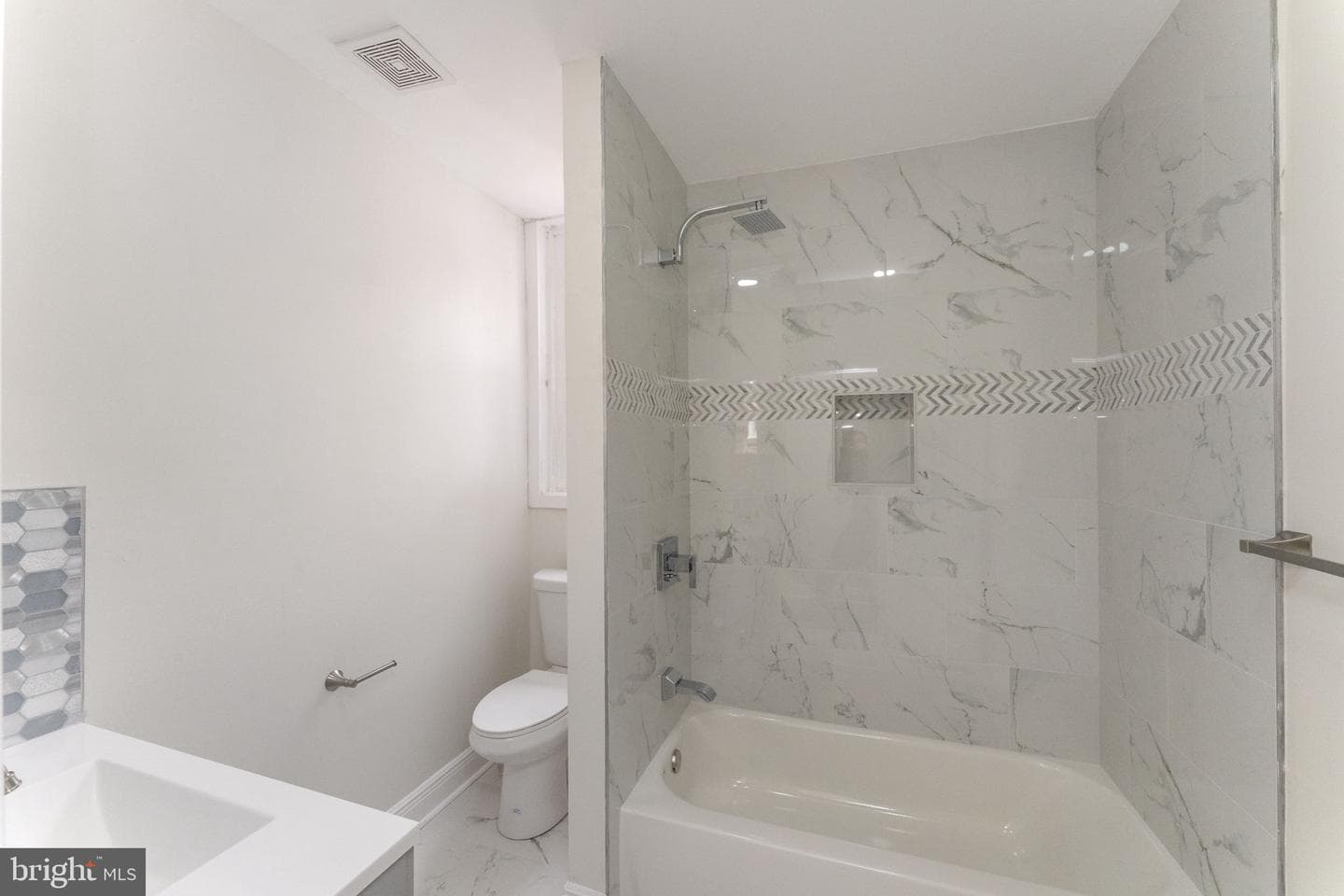 5426 Webster Street photo 24