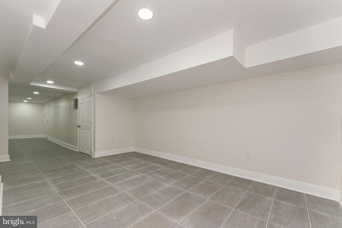 5426 Webster Street photo 27