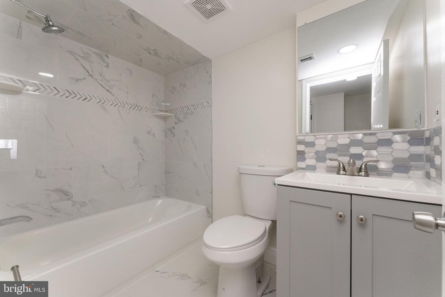 5426 Webster Street photo 31