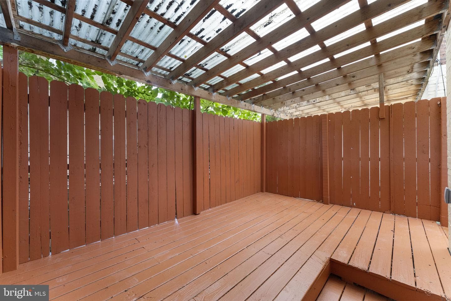 5426 Webster Street photo 32