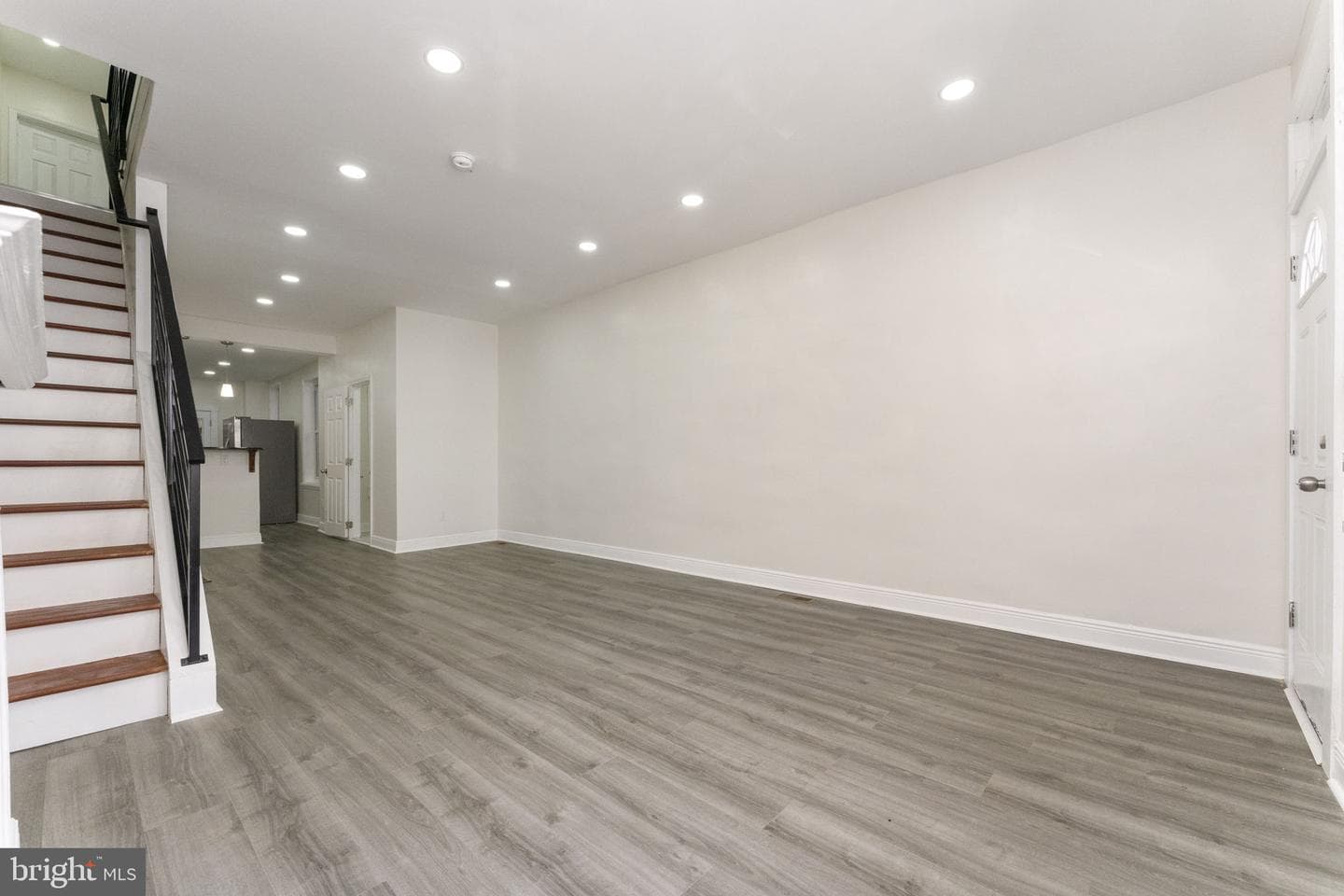 5426 Webster Street photo 8