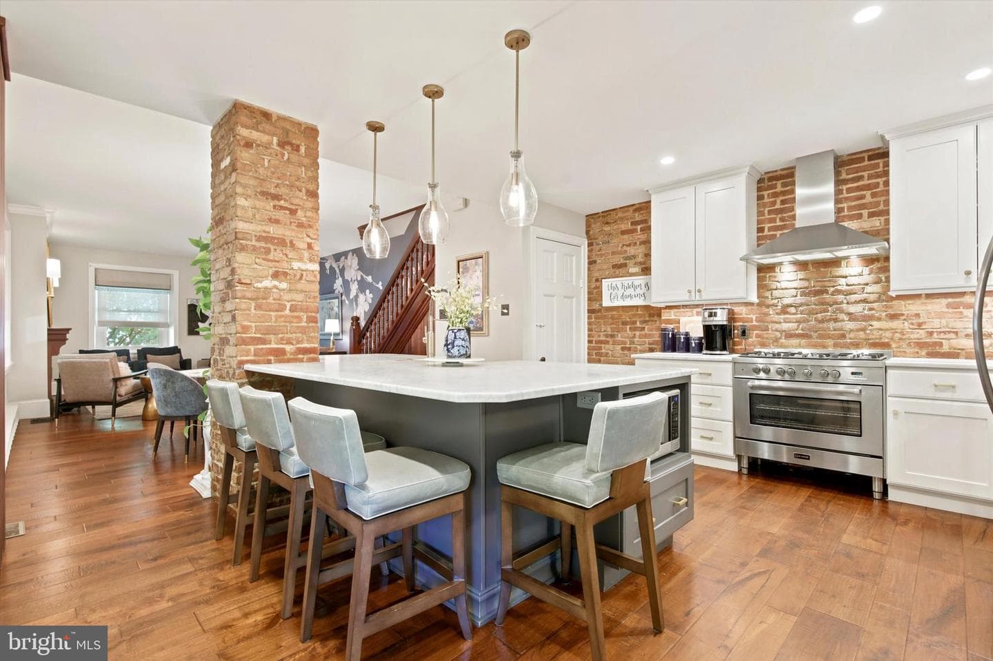 50 W Highland Avenue photo 11