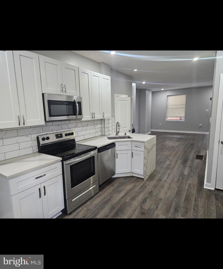 31 S Salford Street photo 10