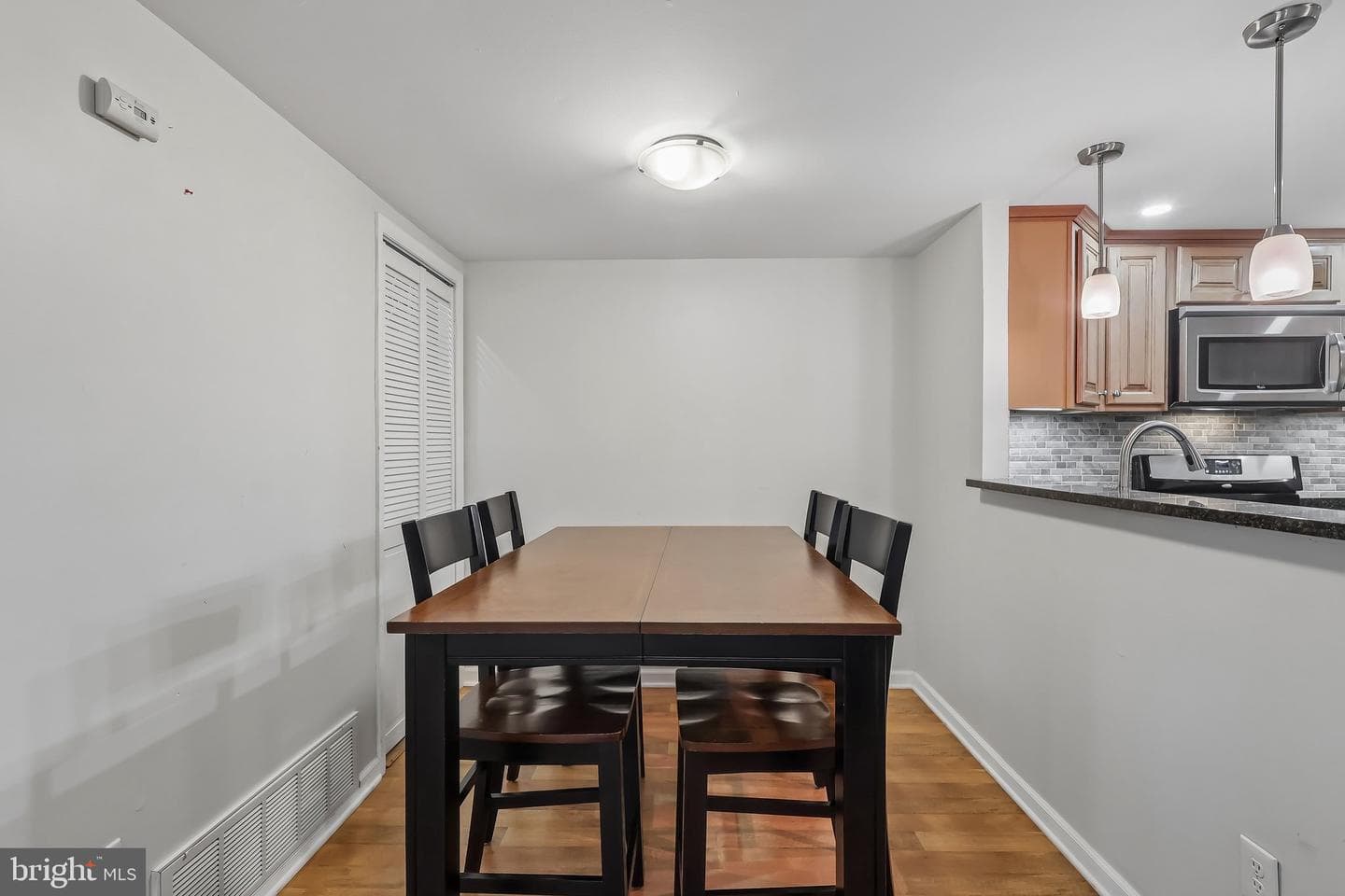 20102 Delaire Landing Road #102 photo 12